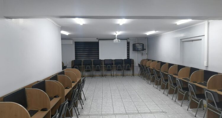 Remodelación Sala De Computación Colegio British College Comuna De San Fernando.
